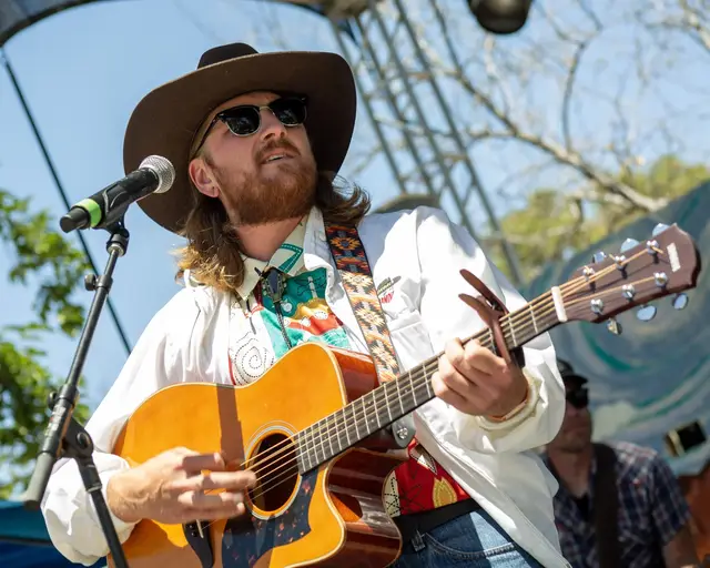 Live Music: Devyn Brinsfield