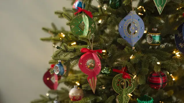 Michaels x Hallmark Holiday Workshop Part 1: Vintage Ornaments